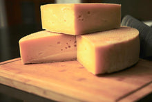 Load image into Gallery viewer, Formaggio º3 - Natural Rind Cheese