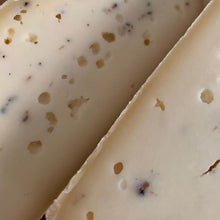 Load image into Gallery viewer, Formaggio º8P - Natural Rind Cheese with Black Pepper