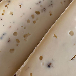 Formaggio º8P - Natural Rind Cheese with Black Pepper
