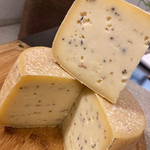 Load image into Gallery viewer, Formaggio º8P - Natural Rind Cheese with Black Pepper