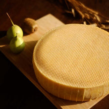 Load image into Gallery viewer, Formaggio º3 - Natural Rind Cheese